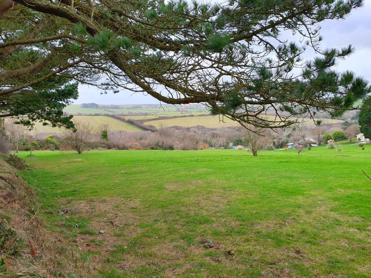 Cozy 3 Bedroom Caravan, Sleeps 8, At Parkdean Newquay Newquay (Cornwall)
