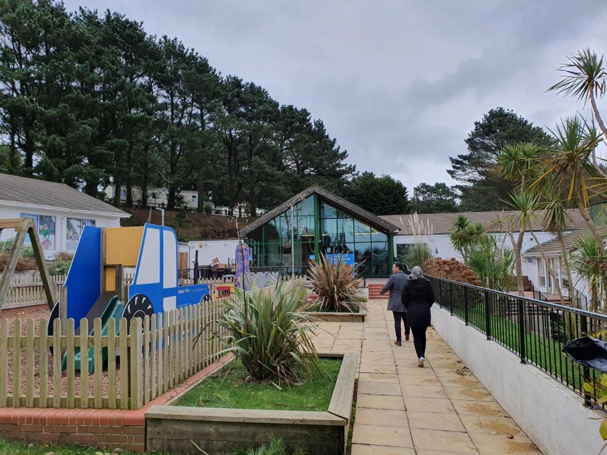 Cozy 3 Bedroom Caravan, Sleeps 8, At Parkdean Newquay * Newquay (Cornwall)