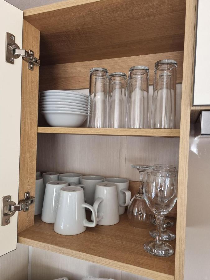 Cozy 3 Bedroom Caravan, Sleeps 8, At Parkdean Newquay *