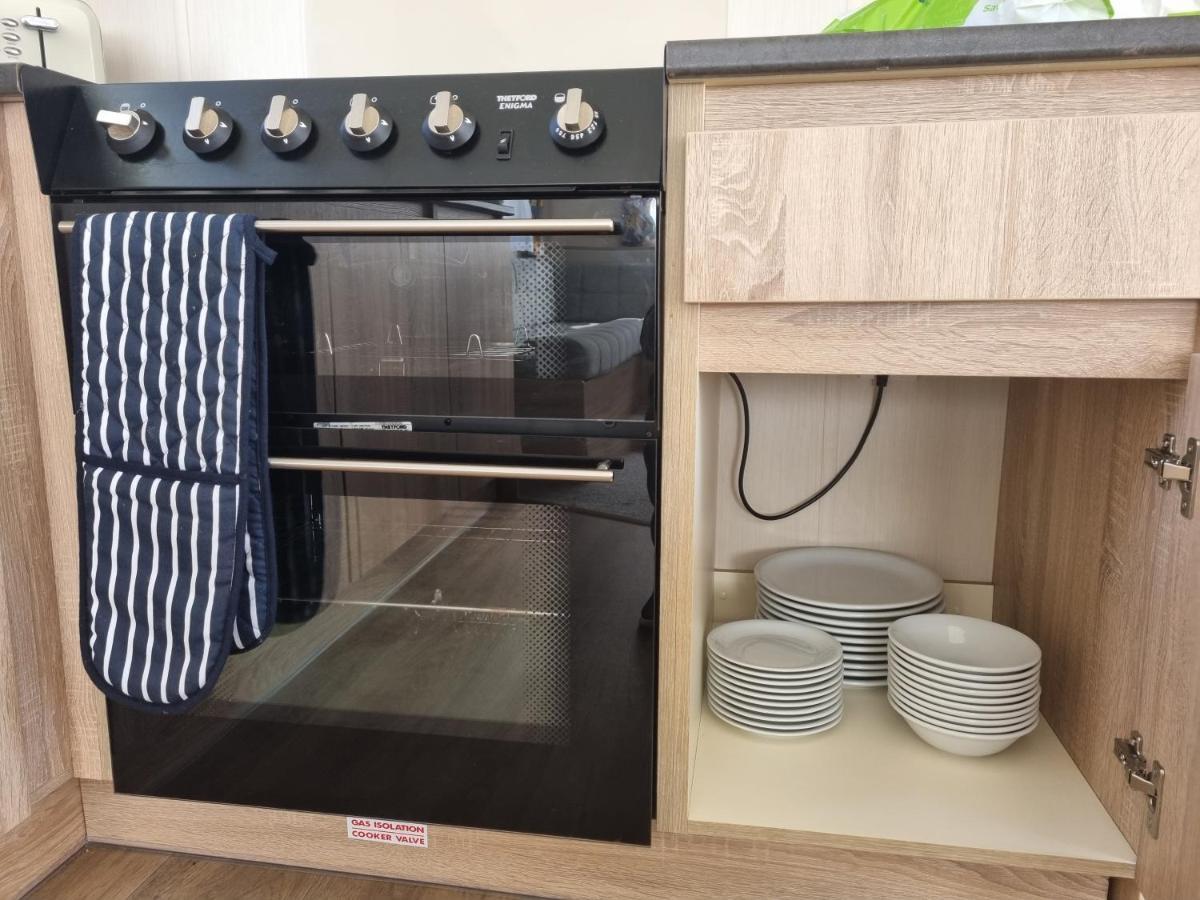 Cozy 3 Bedroom Caravan, Sleeps 8, At Parkdean Newquay Holiday home Newquay (Cornwall)