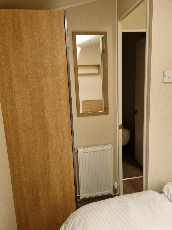 Cozy 3 Bedroom Caravan, Sleeps 8, At Parkdean Newquay Newquay (Cornwall)